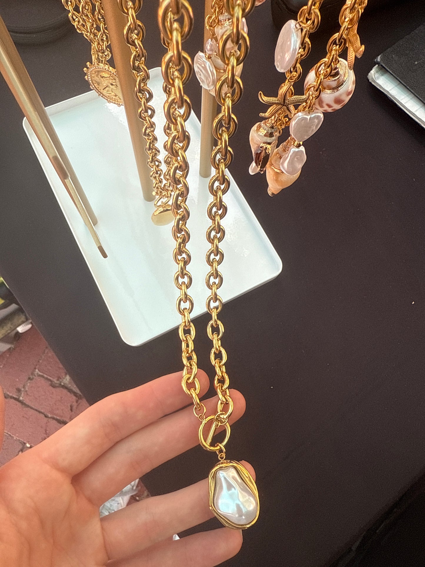 Teardrop pearl necklace