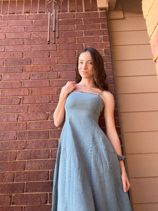 Anna’s light denim dress